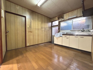 【居間・リビング】 | 右京区太秦安井北御所町 | 約5帖のダイニングキッチン：リフォームをお楽しみいただけます