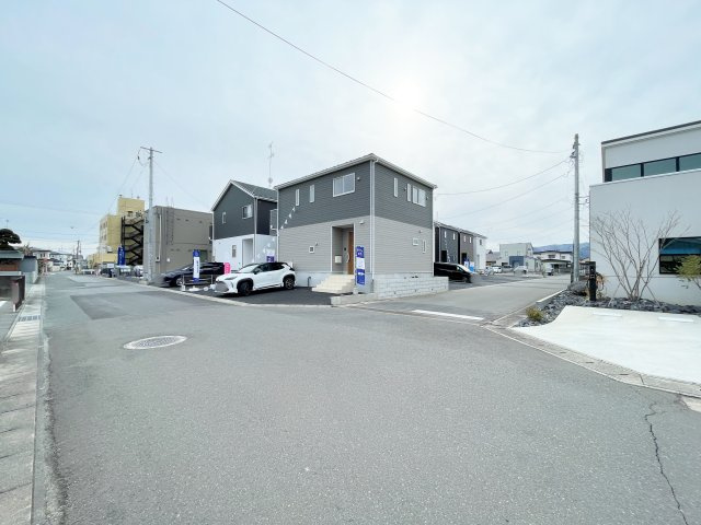 相馬市中村第10　Cradle garden　全7棟の前面道路含む現地写真
