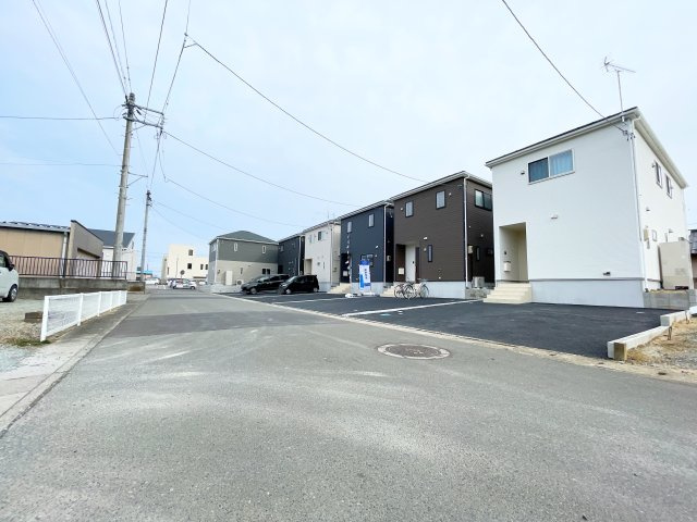 相馬市中村第10　Cradle garden　全7棟の前面道路含む現地写真