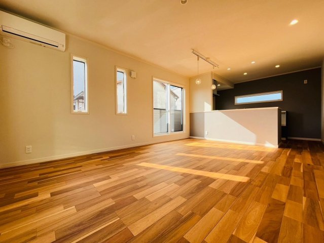 戸建　瑞穂市別府Ⅳ　全1区画分譲の居間・リビング|リビングにはエアコン付き！
