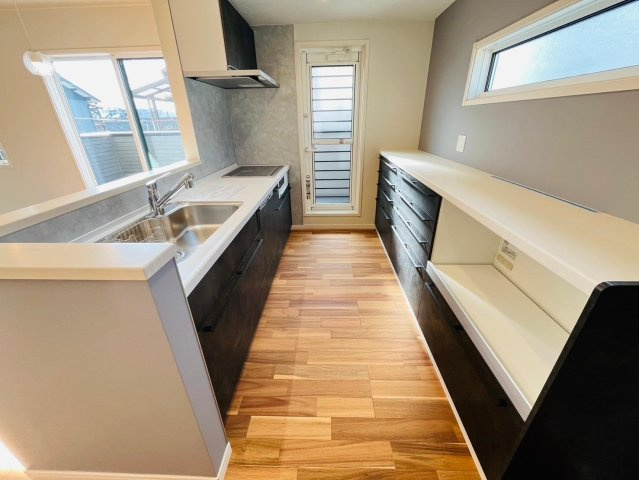 新築戸建　瑞穂市別府Ⅳ　全1区画分譲の駐車場|奥行きがあるので、来客時には駐車スペースにも利用できそうです。