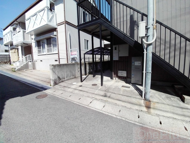 フローレンスヨウコ 甲南のエントランス