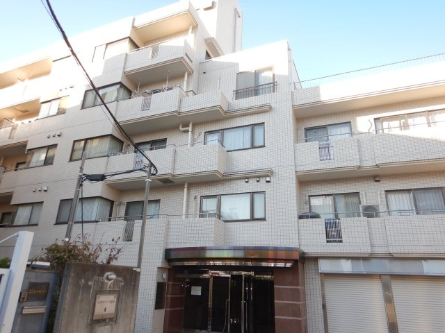 ロイヤルパーク高田の外観