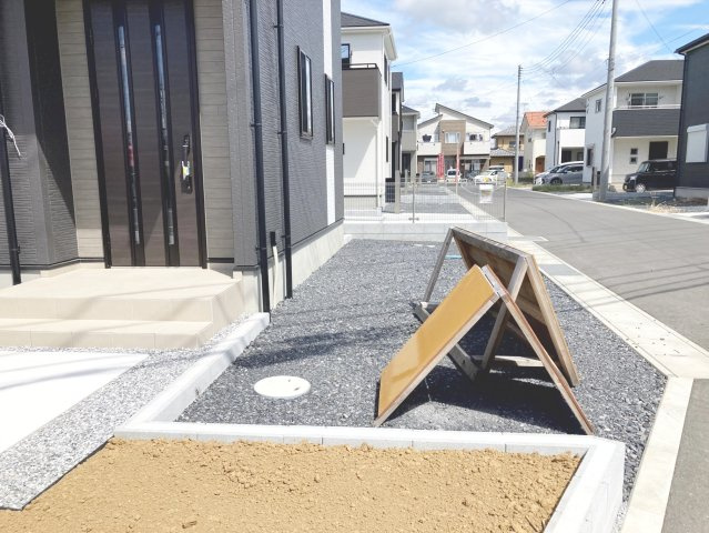 邑楽郡邑楽町中野12期　Kダンパー　全4区画の外観