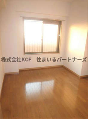 【寝室】 | グリーンハイツ | 明るい洋室です