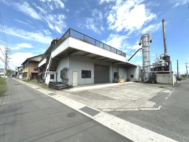 鴨島町倉庫の駐車場