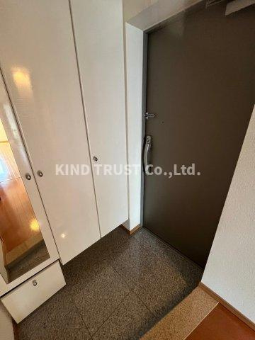 ライオンズマンション中津の玄関|落ち着いた玄関です