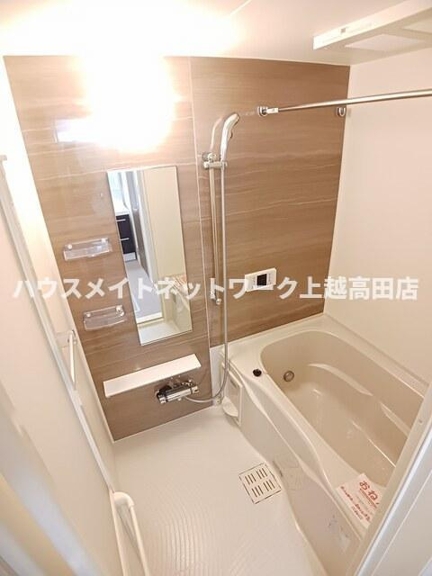 クラール南城　Ａの浴室|追焚機能付