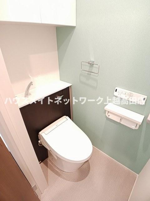 クラール南城　Ｂのトイレ|温水洗浄暖房便座