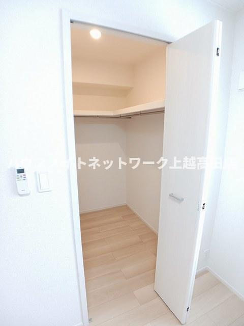 クラール南城　Ｂの収納|ウォークインクローゼット

