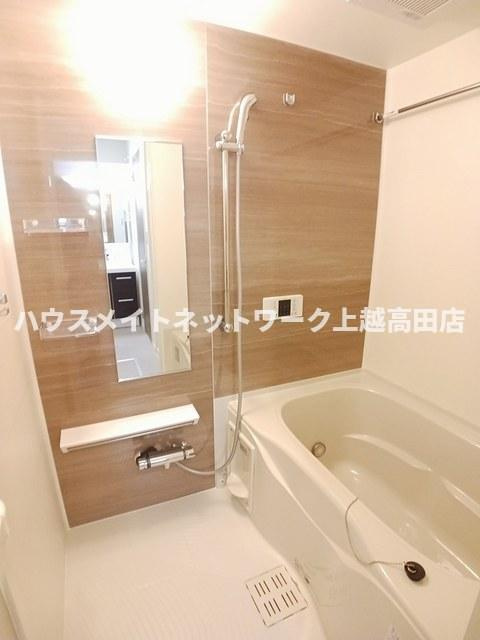 クラール南城　Ｂの浴室|追焚機能付