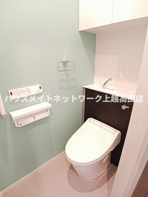 クラール南城　Ｂのトイレ|温水洗浄暖房便座