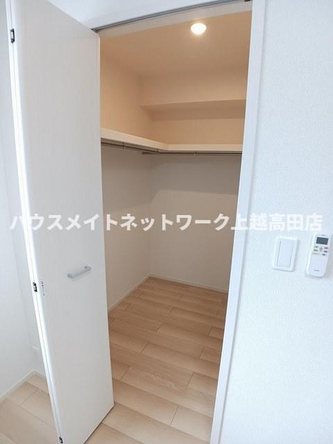 クラール南城　Ｂの収納|ウォークインクローゼット
