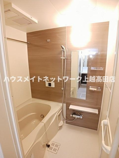 クラール南城　Ｂの浴室|追焚機能付