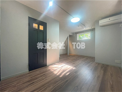 【内装】 | グエル・サカエ赤堤 | B1　洋室9.8帖