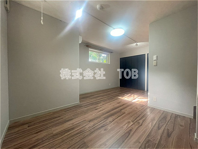 【洋室】 | グエル・サカエ赤堤 | B1　洋室9.8帖