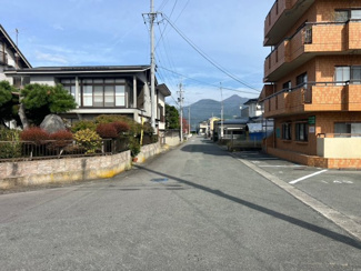 【前面道路含む現地写真】