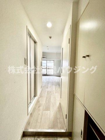 東明マンション江坂の玄関