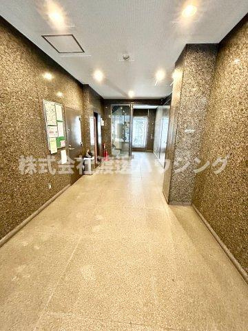 東明マンション江坂のエントランス