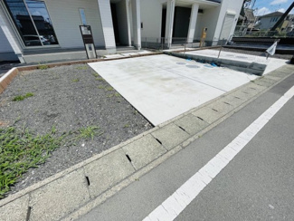 【駐車場】 | 並列3台可能です。