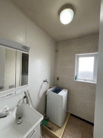 阪南市貝掛店舗付戸建　の洗面所