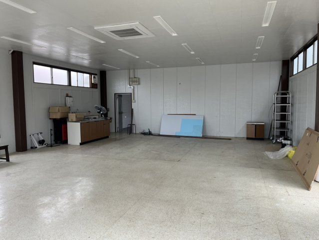 阪南市貝掛店舗付戸建　の駐車場