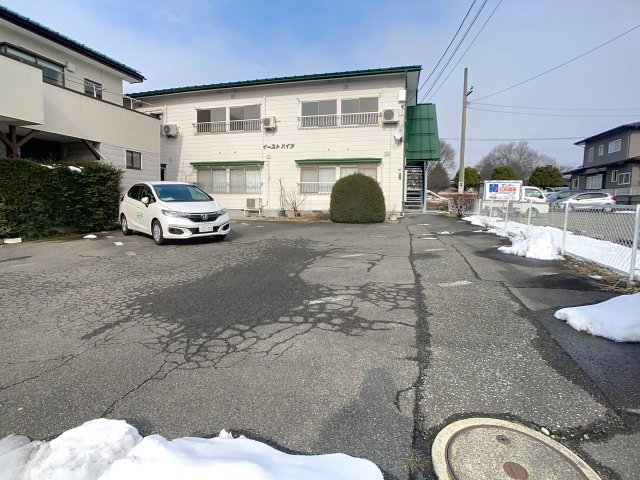 イーストハイツの駐車場
