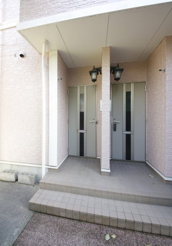 ブレイヴ　シンメイのエントランス