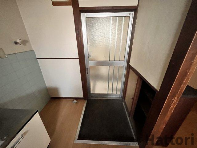 和美荘2棟の玄関