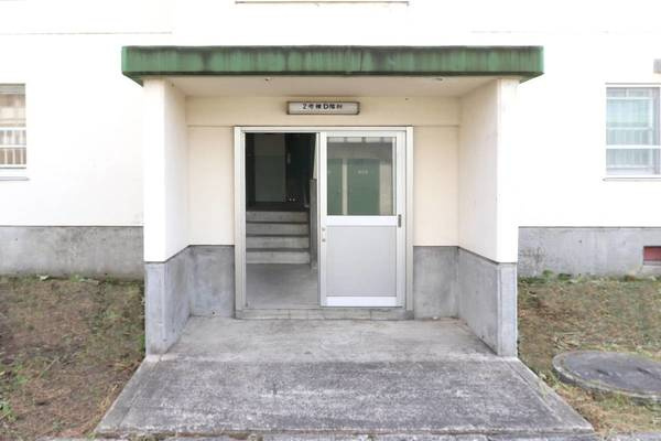 ビレッジハウス赤平1号棟のエントランス|建物の内部です