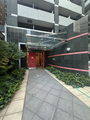 ISM谷町六丁目のエントランス