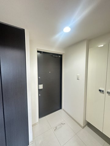 ISM谷町六丁目の玄関