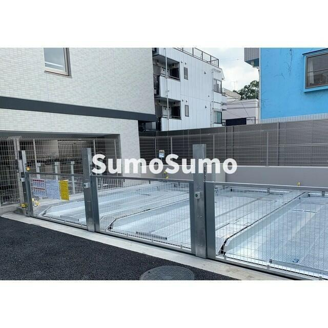 ザ・パークハビオ三軒茶屋の駐車場|車をお持ちの方に嬉しい駐車場付きの物件です