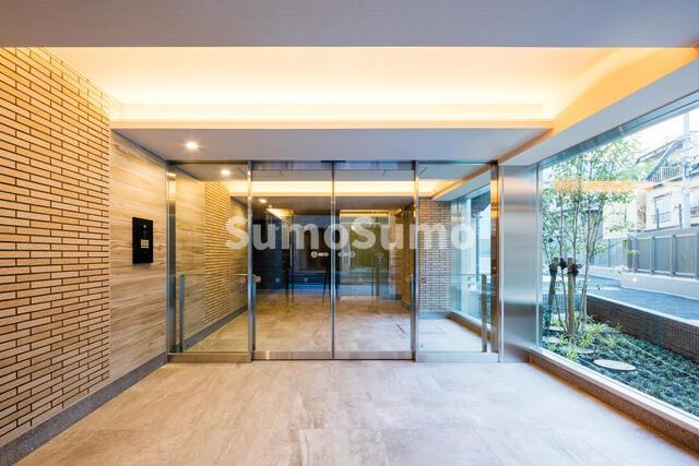 ザ・パークハビオ三軒茶屋のロビー|建物の内部です