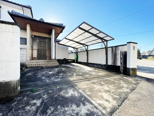 中島田町2丁目一戸建の駐車場