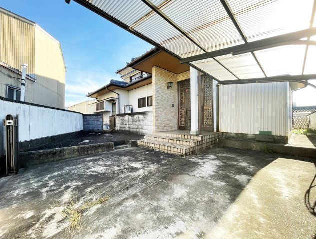 中島田町2丁目一戸建の駐車場