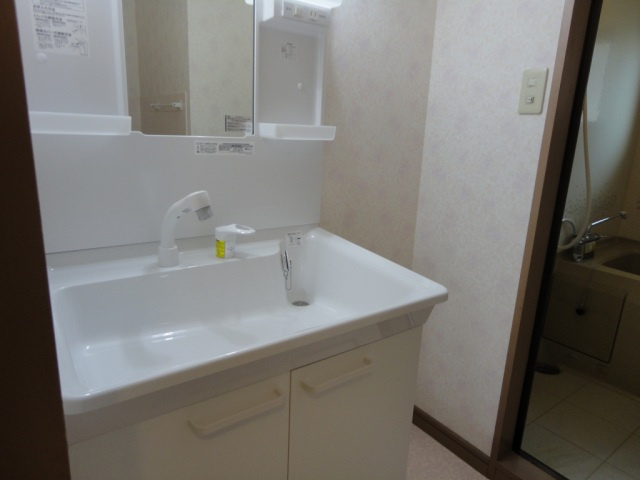 第2山幸マンションの洗面所|広い洗面スペース