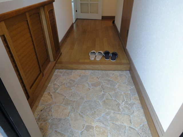 第2山幸マンションの玄関|明るい玄関です