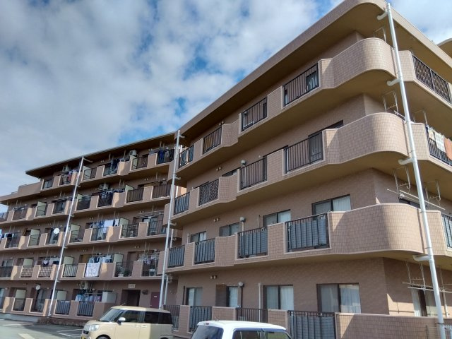 ビューネ芙蓉館　三島市萩の外観|近くにスーパー・ドラッグストア・コンビニがあります。生活利便性の高い土地になっています。