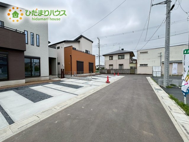 深谷市上野台　新築一戸建て　いろどりタウン　09の前面道路含む現地写真|閑静な住宅地★