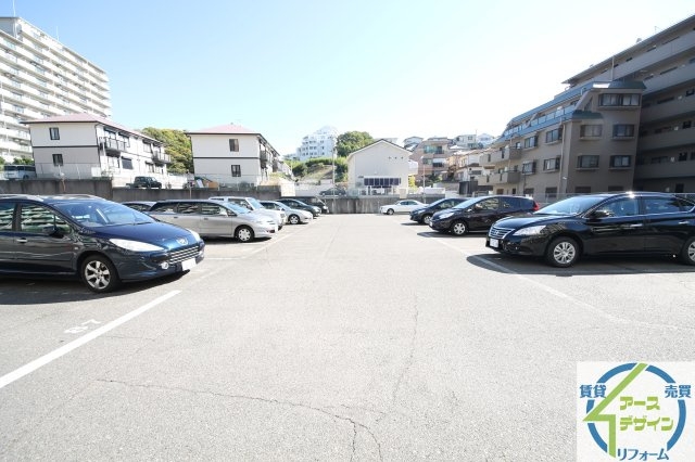 パレス朝霧ヶ丘の駐車場