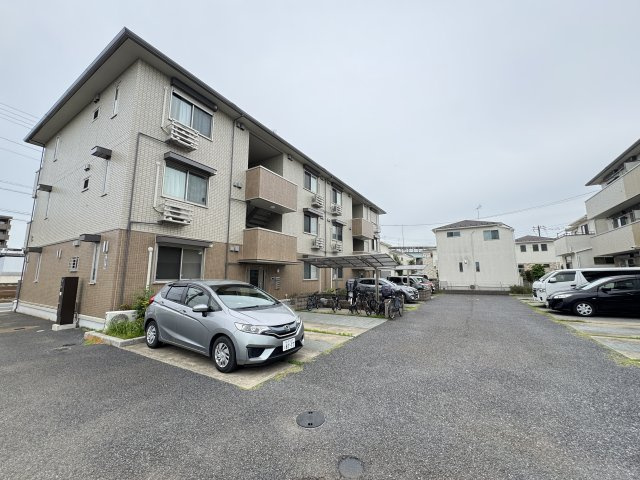 プレミール　Bの駐車場