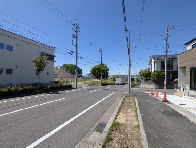 守山区上志段味5期　全4棟の前面道路含む現地写真