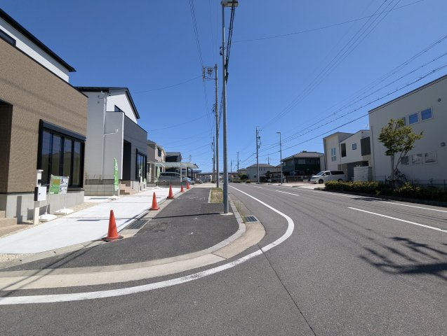 守山区上志段味5期　全4棟の前面道路含む現地写真