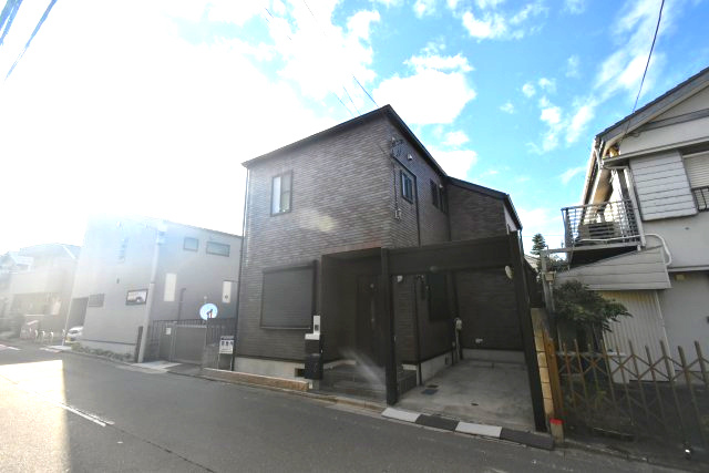 下高井戸3丁目・中古戸建の前面道路含む現地写真