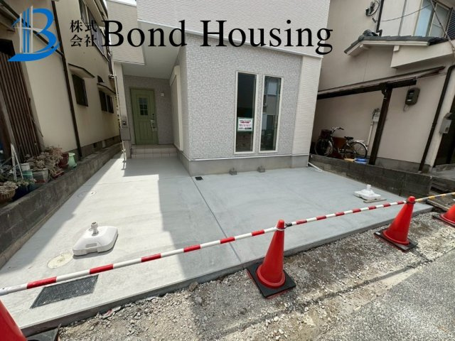 駐車２台　食洗機付き　大久保町大窪　新築戸建の駐車場