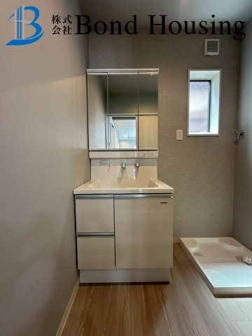 駐車２台　食洗機付き　大久保町大窪　新築戸建の独立洗面台