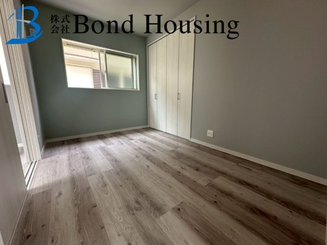 駐車２台　食洗機付き　大久保町大窪　新築戸建の洋室