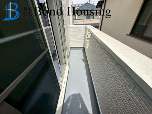 駐車２台　食洗機付き　大久保町大窪　新築戸建のバルコニー