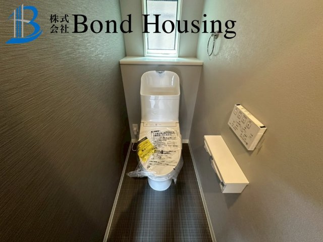 駐車２台　食洗機付き　大久保町大窪　新築戸建のトイレ